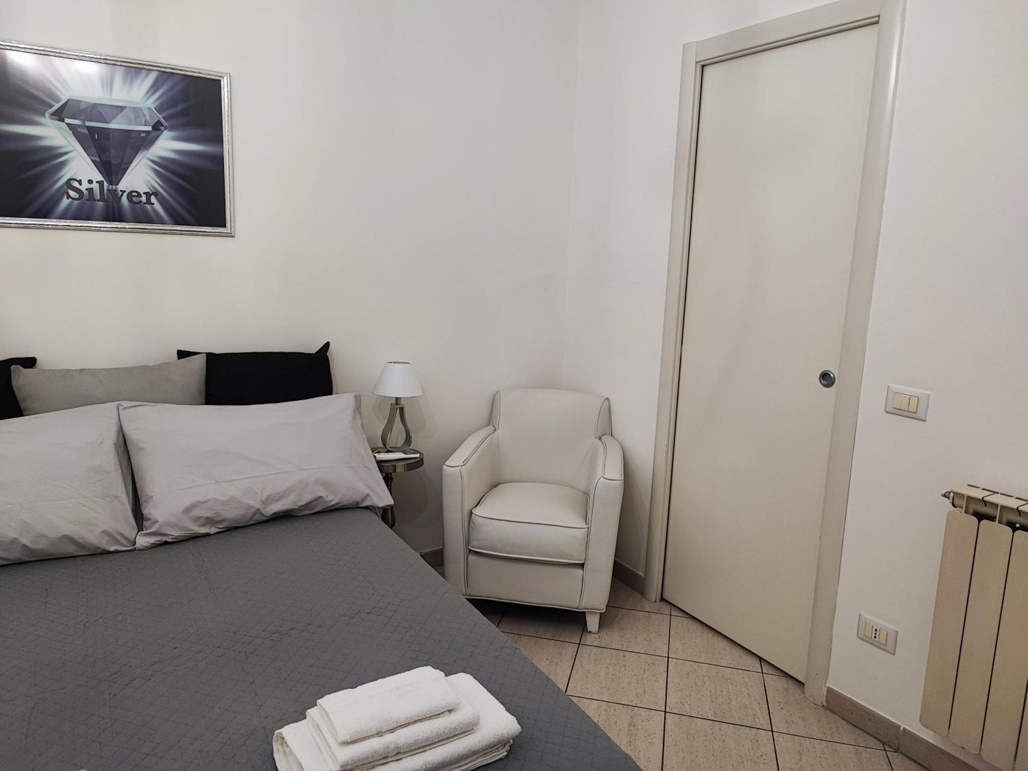 Apartment A&c Silver Diamond Rom
